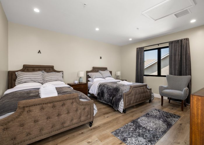 2 Beds